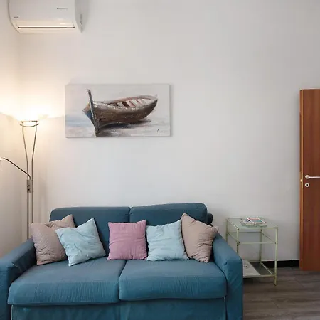 Апартаменты Bilocale Cilea Con Balcone Варацце
